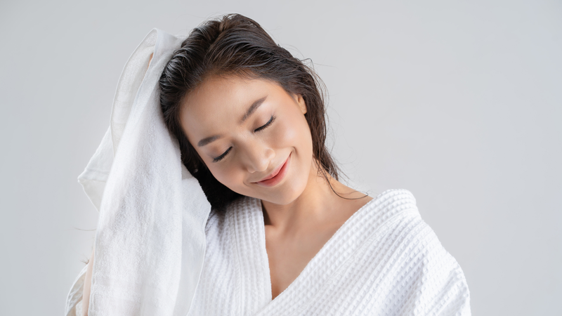 5_meo_khi_goi_dau_giup_toc_sach_lau_bet_nhu_ngoai_tiem_4_832c55a5f9 5 mẹo khi gội đầu giúp tóc sạch, lâu bết như ngoài tiệm 4