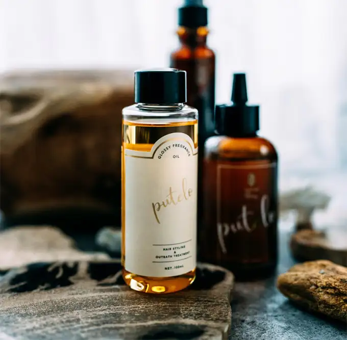 Putelo Glossy Fragrance Oil: Bí Quyết Cho Mái Tóc Suôn Mượt Và Thần Thái Sang Trọng