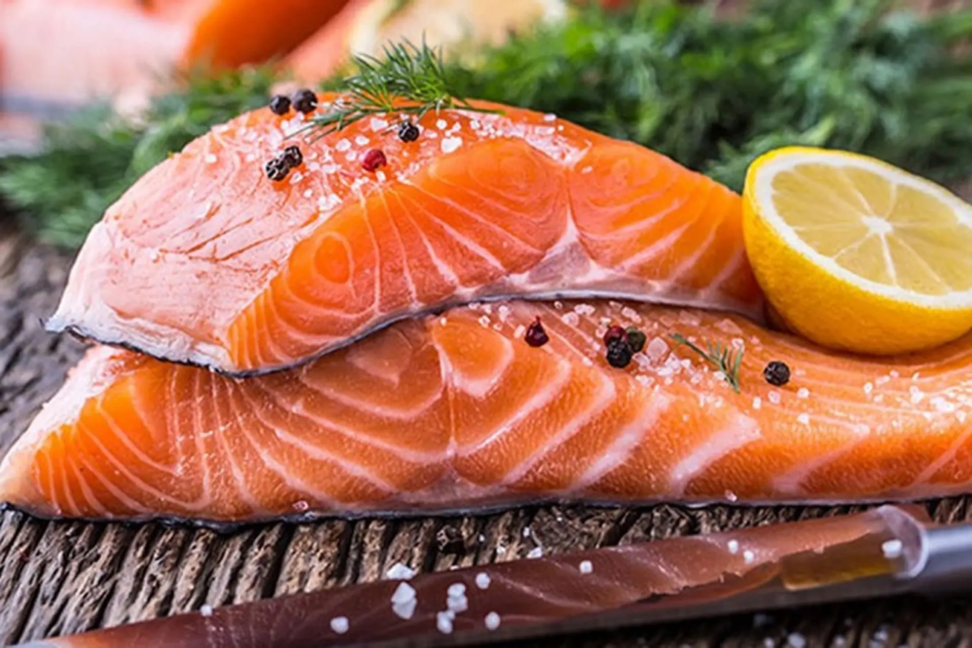 rụng tóc do thiếu chất gì