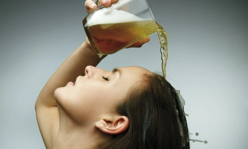 Bí quyết ủ tóc bằng bia giúp tóc khỏe mạnh, suôn mượt