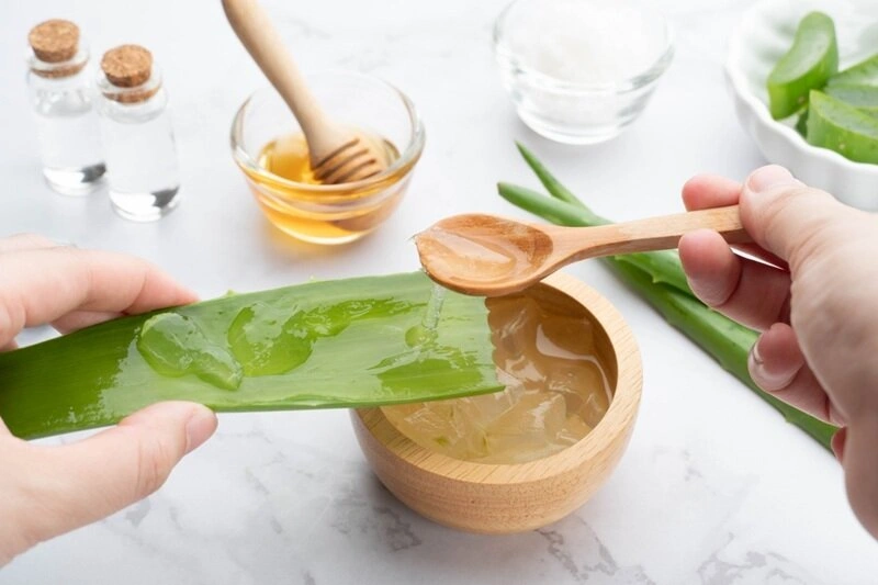 ủ tóc bằng nha đam